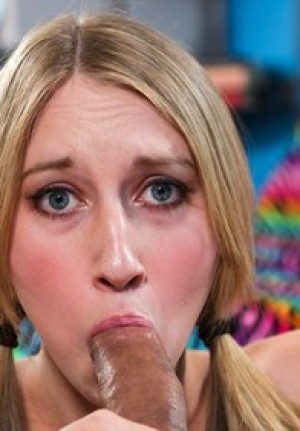 Выебал в ротик наивную телку и спустил на лицо Выебал в ротик наивную телку и спустил на лицо